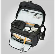 Lowepro Nova 200 AW II melnā fotoaparātu soma ar DSLR kameru, objektīviem un aksesuāriem iekšā, ar ūdeni necaurlaidīgām rāvējslēdzēm un elastīgiem dalītājiem drošai uzglabāšanaiLowepro Nova 200 AW II melnā fotoaparātu soma ar DSLR kameru, objektīviem un aksesuāriem iekšā, ar ūdeni necaurlaidīgām rāvējslēdzēm un elastīgiem dalītājiem drošai uzglabāšanai