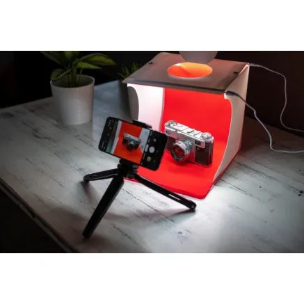 Newell LED shadow-less tent