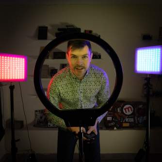 Video gaismas - Divu Yongnuo LED Light YN-600 RGB - WB (3200 K - 5500 K) daismu komplekta noma