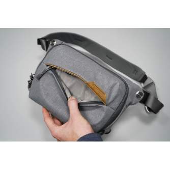 Shoulder Bags - Peak Design Everyday Sling V2 3L, ash - buy today in store and with delivery