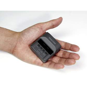Диктофоны - Tascam DR-10LW Digital Audio Recorder White - быстрый заказ от производителя