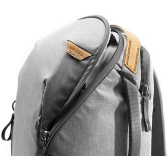Рюкзаки - Peak Design Everyday Backpack Zip V2 15L, ash BEDBZ-15-AS-2 - купить сегодня в магазине и с доставкой