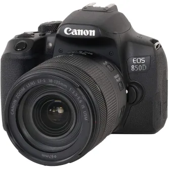 Canon EOS 850D DSLR camera with EF-S 18-135mm f/3.5-5.6 IS USM lens, front and top view, showcasing the brand logo, model nameplate, and lens specifications.