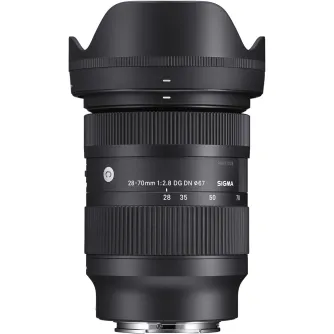 Sigma 28-70mm F2.8 DG DN Contemporary L-mount objekts ar piestiprinātu objektīva vāciņu, ar fokusa attāluma norādījumiem un profesionālu kvalitāti