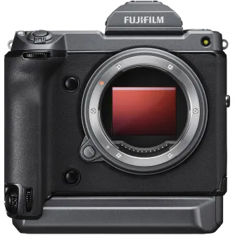 Fujifilm GFX100 bezspoguļu kameras korpuss ar 102MP sensoru, magnija sakausējuma konstrukciju un aizsardzību pret apstākļiem