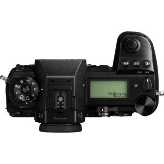 Беззеркальные камеры - Panasonic Lumix DC-S1RM + LUMIX S 24-105mm F4 MACRO I.S. (S-R24105) (Black) - быстрый заказ от производ