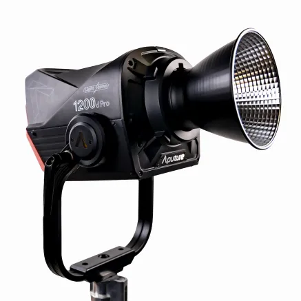 Aputure LS 1200d Pro 1200w LED S-Type 5600k 3x reflectors 0.1-100 Dust & Water Resistant