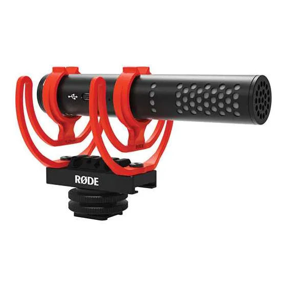 Rode mikrofons VideoMic Go II uz kameras