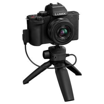 Беззеркальные камеры - Panasonic Premium Panasonic LUMIX DC-G110 + 12-32mm lens and Tripod-Handle (DC-G110VEG-K) - быстрый заказ