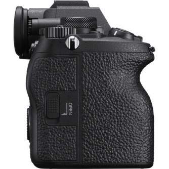 Photo & Video Equipment - Sony A7 IV body 33MP 4K 60p 4:2:2 ISO 51200 FullFrame E-Mount rental