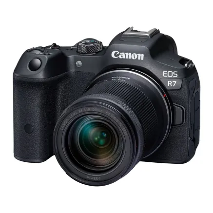 Canon EOS R7 RF-S 18-150mm + EF-EOS R Adapter