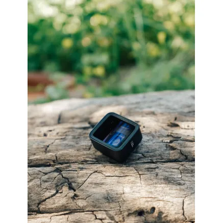 Moment M-Series - 1.33x Anamorphic Lens - Blue Flare 130-001