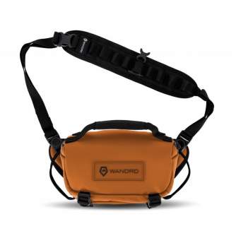 Наплечные сумки - Wandrd Rogue Sling 3 l photo bag - orange - быстрый заказ от производителя