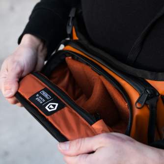 Наплечные сумки - Wandrd Rogue Sling 3 l photo bag - orange - быстрый заказ от производителя