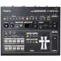 Rolanda V-40HD multiformāta video komutators ar detalizētu vadības paneli, kas ietver ieejas/izejas savienotājus, atmiņas pogas, mērogošanas vadības, pārejas iestatījumus un audio konfigurācijas iespējas.