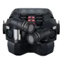 Zoom XAH-8 XY/AB Switchable Microphone Capsule for H8 - Tuvplāns melnai mikrofonu kapsulai ar divām regulējamām mikrofonu kapsulām, digitālo displeju ar sarkaniem un ziliem taustiņiem un teksturētu rokturi, uz statīva ar redzamā