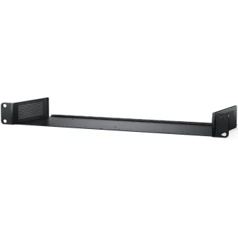 Полка Blackmagic Universal Rack Shelf (BM-CONVNTRM-YA-RSU) с матовой черной отделкой, вентиляционными решетками и отверстиями для монтажа с обеих сторон, предназначенная для решений 1U.