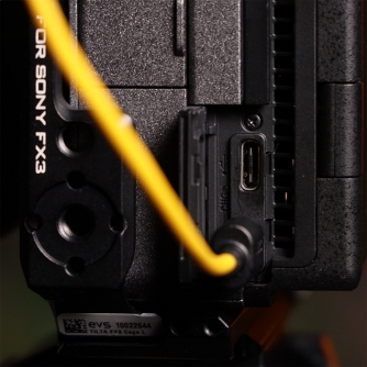 Mikrofonu aksesuāri - Deity C23 Timecode Cable for Sony FX3 / FX30 Cameras (3.5mm Locking TRS to Multi-port) - купить сегодня в 