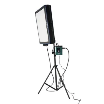 LED панель Sirui A200B inflatable на штативе с контроллером и кабелями, белый диффузор, готова к использованию на месте.