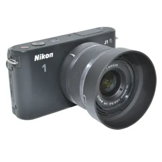 Nikon J1 камера с прикрепленным солнцезащитным козырьком JJC HN-N101, вид спереди, совместим с объективом Nikon 10mm f/2.8 Solo