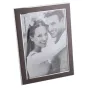 Элегантная фоторамка Zep Photo Frame G4068 Olimpia 15x20 см с хрустальным блеском, демонстрирующая черно-белый портрет улыбающейся пары.