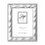 Фоторамка Zep Italia Silver B13981 Savona 20x25 см - элегантная серебряная рамка с волнистой текстурой для фото размером 20x25 см, премиальная отделка.