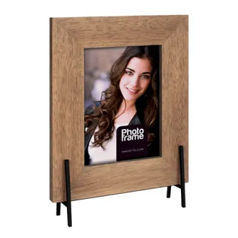 Zep Photo Frame ML446 Frejus Vertical 10x15 см - Стильный коричневый деревянный фоторамка со стеклянной отделкой, идеально подходит для размещения фотографий размером 10x15 см в домашнем или офисном интерьере.
