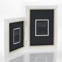 Zep Photo Frame CV437 Ayas 2L 2x 13x18 cm белая‑коричневая раскрывающаяся рамка с черной матовой вставкой и деревянной внутренней рамкой, представлена открытой и закрытой.