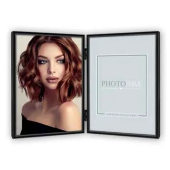 Фотофрейм Zep Silvia Black 2Q размером 2x10x15 см с металлическим покрытием и фотографией женщины с волнистыми каштановыми волосами и голубыми глазами