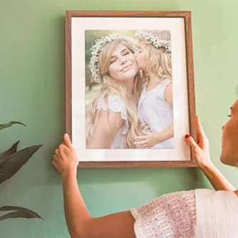 Zep Photo Frame V33348 Vivan 8 30x40 см - Элегантный коричневый деревянный рамка с белой подложкой для фото размером 30x40 см, серия Vivan 8 от Zep.