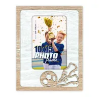 Фотофрейм Zep PN9346 Maradona 10x15 см - Белый натуральный деревянный рамка с футболистом, держащим трофей, идеален для спортивных подарков.Фотофрейм Zep PN9346 Maradona 10x15 см - Белый натуральный деревянный рамка с футболистом, держащим трофей, идеален для спортивных подарков.