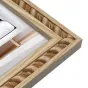Фотофрейм Zep MK857N Lecce Natural 13x18 см с узором из плетеной веревки, натуральная деревянная отделка, частичный вид белой подушки и деревянного пола