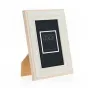 Фото рама Zep Photo Frame Termoli C 20x30 cm из дерева с белым и коричневым двухцветным профилем, стоящая на картонной подставке, черный мат с надписью 'PHOTO FRAME'