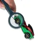 Магнификатор Carson MagniGrip MG-88 с точными щипцами, фокусирующийся на колесе маленькой зеленой игрушечной машины