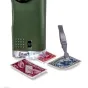 Carson X‑Scope Kids CP‑11 7 funkciju kabatas optiskais instruments ar krāsainām pastmarkām un metāla pinceti, uzsverot tā kompakto dizainu un iekļautos aksesuārus.