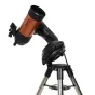 Телескоп Celestron NexStar 4 SE с оранжевой трубкой и системой GoTo, наклонённый для наблюдения за звёздами