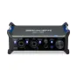 Zoom UAC-232 аудиоинтерфейс: передняя панель с двумя комбинированными XLR/TRS входами, светящимися индикаторами фантомного питания и сигнала, крупной серебряной ручкой выхода, разъемом для наушников, индикатором прямого монитори