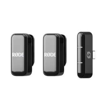 Комплект беспроводного микрофона RØDE Wireless Micro Ultra с USB-C: два передатчика и зарядный кейс, вид спереди и сбоку