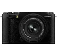 Комплект беззеркальной камеры Fujifilm X-M5 с объективом Fujinon 15-45 мм, черный, вид спереди с деталями объектива и корпусом камерыКомплект беззеркальной камеры Fujifilm X-M5 с объективом Fujinon 15-45 мм, черный, вид спереди с деталями объектива и корпусом камеры