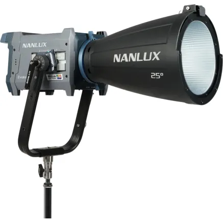 NANLUX EVOKE 600C LED FULL-COLOR SPOT LIGHT WITH TROLLEY CASE EVOKE 600C KIT