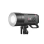 Батарейный вспышка Godox Witstro AD400 Pro II TTL, установленный на штативе, с цифровым экраном, показывающим 'A 1/256', с прикрепленным адаптером Bowens, на простом белом фоне.