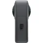 DJI Osmo 360 akcijas kamera Adventure Combo ar divām sfēriskām lēcām un teksturētu ieslēgšanas pogu, ar matētu melnu apdari un noapaļotām malām.
