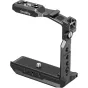 SmallRig 6023 HawkLock быстрый разъём полукорпус для Sony Alpha 7 V/7R V/7 IV, черный металлический корпус с несколькими резьбовыми отверстиями 1/4‑20 и 3/8‑16 и механизмом блокировки.