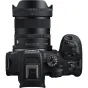 Sigma 15mm f/1.4 DC Contemporary objektīvs Canon RF APS-C kamerām, ultraplatleņķa skats, kompakts dizains, augšējais un sānu skats ar kameras korpusu