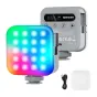 Neewer BL60C magnētiskais LED gaisma ar RGB krāsu efektiem, kontrolieris ar LCD ekrānu un komplektā iekļautais difuzors un USB-C lādēšanas kabelis