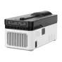 Magcubic HY450 projektors ar 1080p izšķirtspēju, sānu skats, izceļot eleganto melnbalto dizainu, portus, tostarp USB un HDMI, kā arī iebūvētu rokturi vieglai pārvietošanai.