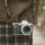 Объектив Viltrox AF 56mm F1.7 Fuji X Silver на фотокамере Fujifilm с байонетом X с серебристым корпусом и бесшумным STM автофокусом для портретов и пейзажей