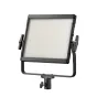 Панель Godox LP400Bi с бицветной LED-подсветкой и включенным диффузором, установленная на штативе для студийной или видеосъемки