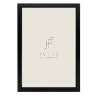 Рамка для фотографий FOCUS Grace Black 60x80 с акриловым стеклом, минималистичный логотип 'FOCUS' и слоган 'Love Your Photos' в элегантной типографике, темная деревянная рамка и светлый фон, идеально подходит для современного инРамка для фотографий FOCUS Grace Black 60x80 с акриловым стеклом, минималистичный логотип 'FOCUS' и слоган 'Love Your Photos' в элегантной типографике, темная деревянная рамка и светлый фон, идеально подходит для современного ин
