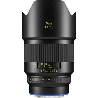 ZEISS Otus ML 35mm f/1.4 Sony E objektīvs ar piestiprinātu gaismas filtru, redzams priekšējais skats un manuāla fokusa gredzens
